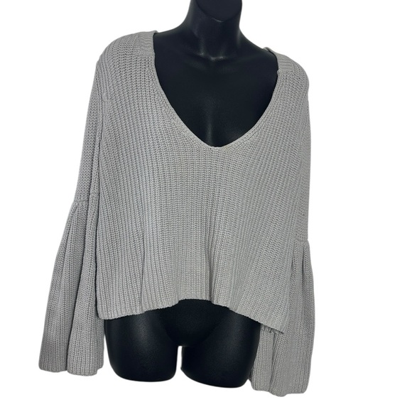 Free People Sweaters - Free people women’s medium damsel bell sleeve sweater knit grey v neck